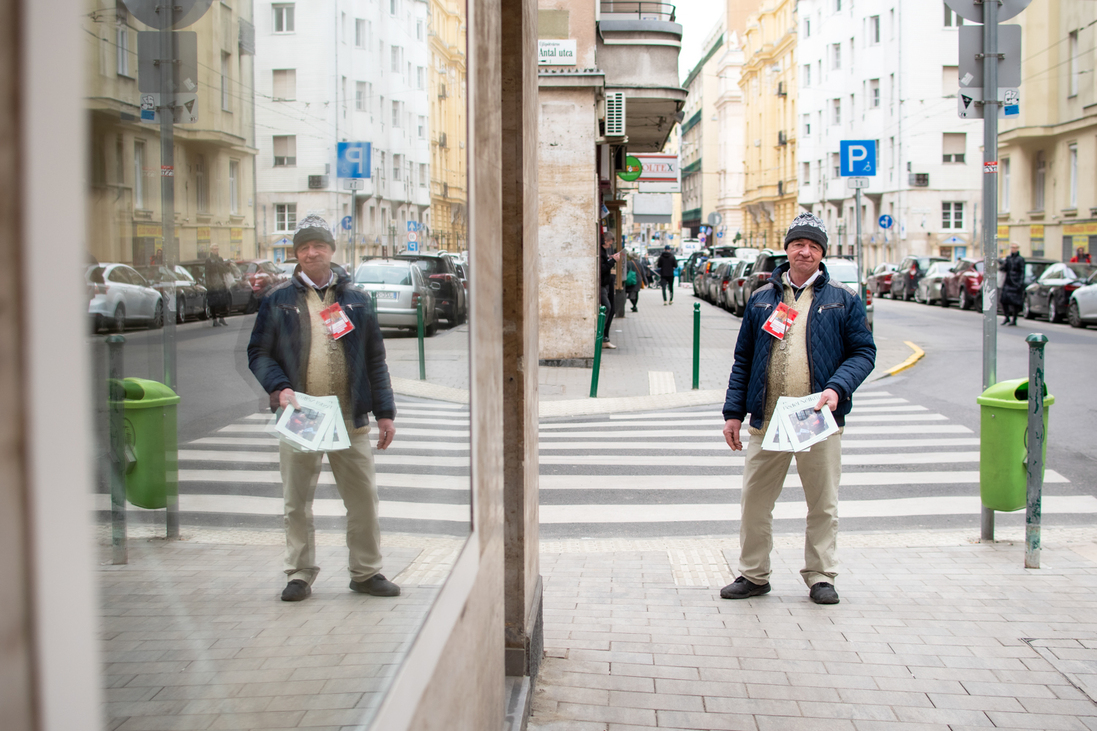 hajléktalan Fedél Nélkül Jászai Mari tér