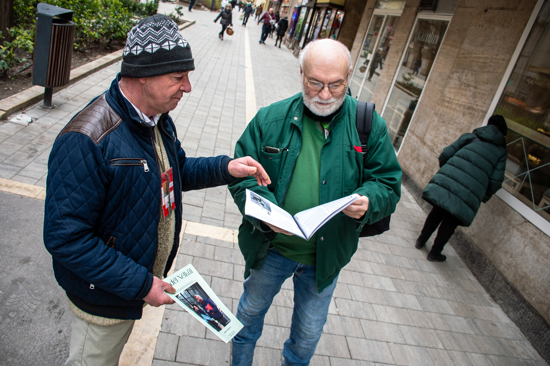 hajléktalan Fedél Nélkül Jászai Mari tér