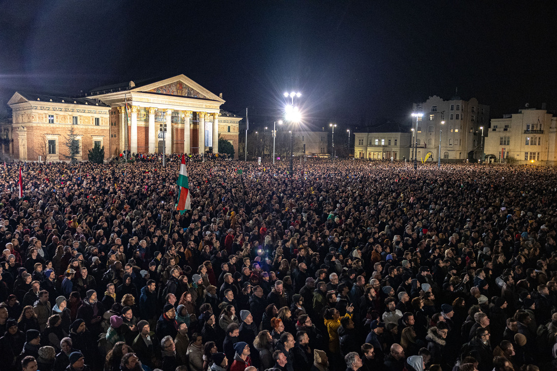 gyermekvédelem tüntetés nemakarokbeleszolni Pottyondy Edina Novák Katalin Jólvanezígy Varga Judit kegyelmi ügy Osváth Zsolt