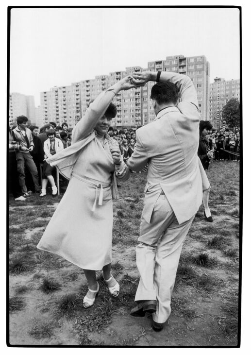 fotográfia ikrek Műcsarnok Ózd Benkő Imre