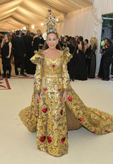 Sarah Jessica Parker Dolce&Gabbanában - Forrás: Getty Images/Neilson Barnard