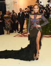 Jennifer Lopez Balmainben - Forrás: Getty Images/ Jamie McCarthy/