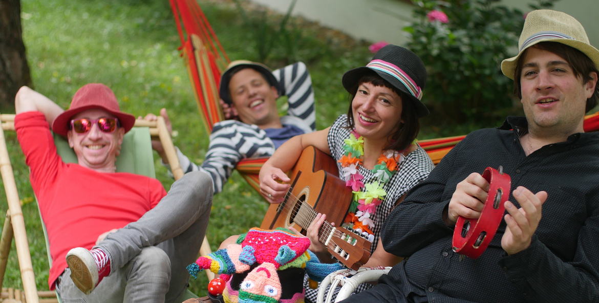 A Rutkai Bori Banda tagjaival: Rutkai Bori – ének, Darvas Kristóf – zongora, Szerető Dániel – basszusgitár, Dudás Zsombor – dob